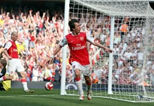 Images Dated 14th April 2007: Tomas Rosicky's Thrilling Goal: Arsenal Takes the Lead 2-1 vs Bolton Wanderers
