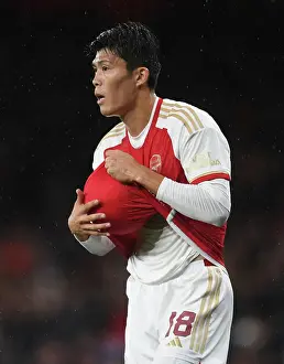 Tomiyasu's Star Performance: Arsenal Triumphs Over PSV Eindhoven in Champions League (2023-24)