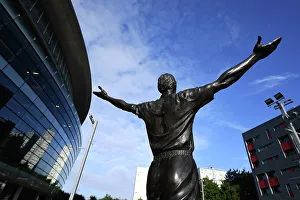 Tony Adams Tribute: Unveiling of Arsenal Legend's Statue at Emirates Stadium - Arsenal vs Nottingham Forest (2023-24)