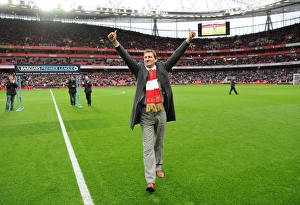 Tony Adams Waves to Arsenal Fans Before Arsenal vs. Queens Park Rangers (2011-12)