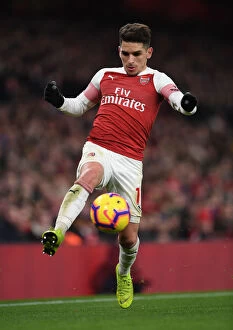 Images Dated 19th January 2019: Torreira in Action: Arsenal vs. Chelsea, Premier League 2018-19