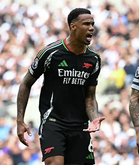 Tottenham Hotspur V Arsenal 2024-25 Prints: Tottenham Hotspur FC v Arsenal FC - Premier League
