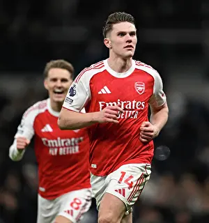 Tottenham Hotspur V Arsenal 2025-26 Prints: Tottenham Hotspur v Arsenal - Premier League