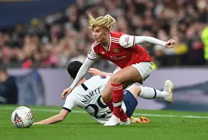 Tottenham vs Arsenal: Beth Mead Faces Off in FA WSL Clash