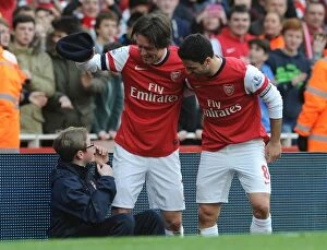 Arsenal v Sunderland 2013-14 Collection: Triumphant Moment: Rosicky and Arteta Celebrate Arsenal's Third Goal vs. Sunderland (2014)