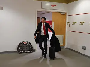 Unai Emery in Arsenal Changing Room Before Arsenal vs Manchester United (2018-19)