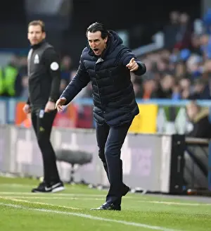 Unai Emery Focuses on Arsenal Tactics During Huddersfield Match