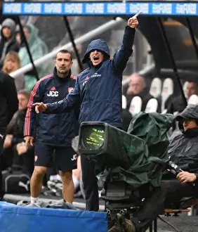 Unai Emery Leads Arsenal in Premier League Clash Against Newcastle United