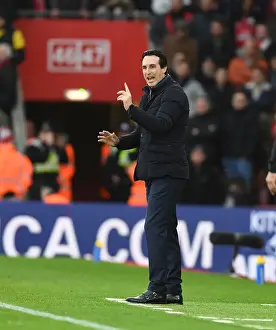 Unai Emery Leads Arsenal Against Southampton in Premier League Clash