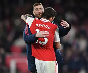 Unforgettable Embrace: Arsenal and Chelsea Players Unite in Historic Premier League Clash at Emirates Stadium