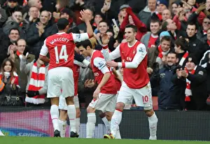 Van Persie, Fabregas, and Walcott: Arsenal's Triumphant Goal Celebration vs. Wigan Athletic (3:0)