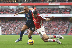 Arsenal V Sunderland 2008-9 Prints: Van Persie vs. Ferdinand: Stalemate at Emirates