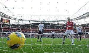 Images Dated 26th February 2012: Van Persie's Third: Rosicky's Strike Against Tottenham (2011-12)