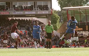 Van Persie's Thrilling Goal: Arsenal Leads 1-0 Against Birmingham, FA Premiership, Highbury, London, 2005