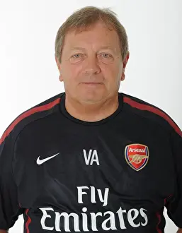 Vic Akers (Arsenal Kit Man). Arsenal 1st Team Photocall and Membersday