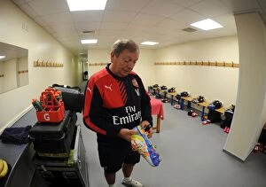Images Dated 21st November 2015: Vic Akers: Arsenal Kit Preparation before West Bromwich Albion Match (2015-16)