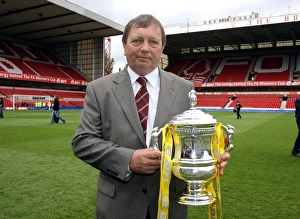 Vic Akers the Arsenal Manager with the FA Cup Trophy