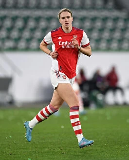 Images Dated 31st March 2022: Vivianne Miedema in Action: Arsenal vs VfL Wolfsburg in UEFA Women's Champions League Quarterfinals