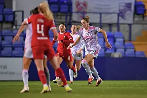 Vivianne Miedema Faces Off Against Fuka Nagano: Liverpool vs. Arsenal in Barclays Women's Super League