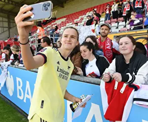 West Ham United Women V Arsenal Women 2021-22 Prints: Vivianne Miedema and Fan Selfie: Arsenal Women's Victory at West Ham United Women (FA WSL 2021-22)