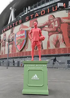 Vivianne Miedema Statue Unveiled: Arsenal Women Take on Tottenham Hotspur in FA WSL Showdown at Emirates Stadium