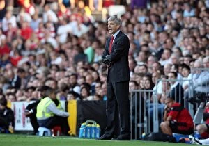 Fulham v Arsenal 2009-10 Collection: Wenger's Masterclass: Arsenal's 1-0 Victory over Fulham in the Premier League