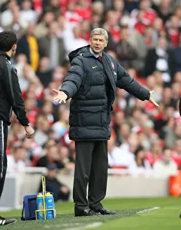 Arsenal V Everton 2008-9 Prints: Wenger's Triumph: Arsenal's 3-1 Victory Over Everton in the Premier League (2008)