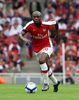 Images Dated 1st August 2009: William Gallas in Action: Arsenal's Victory over Atletico Madrid (2:1), Emirates Cup