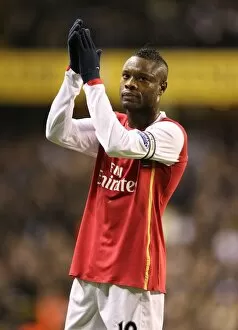 William Gallas (Arsenal) claps the fans after the match
