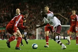 Liverpool v Arsenal 2007-8 Collection: William Gallas (Arsenal) Jamie Carragher (Liverpool)