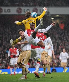 Images Dated 17th March 2008: William Gallas (Arsenal) Mark Schwarzer (Middlesbrough)