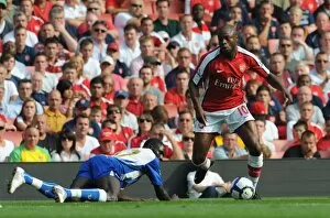 Arsenal v Wigan Athletic 2009-10 Collection: William Gallas (Arsenal) Mohammed Diame (Wigan)