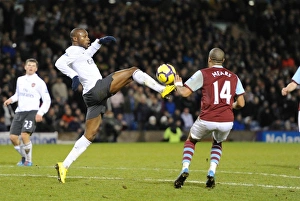 William Gallas (Arsenal) Tyrone Mears (Burnley). Burnley 1:1 Arsenal, Barclays Premier League William Gallas (Arsenal) Tyrone Mears (Burnley). Burnley 1:1 Arsenal, Barclays Premier League