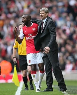 Arsenal v Manchester United 2007-8 Gallery: William Gallas celebrates scoring the 2nd Arsenal goal with manager Arsene Wenger