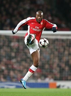 Images Dated 4th November 2009: William Gallas Leads Arsenal to 4:1 Victory over AZ Alkmaar in Champions League Group H