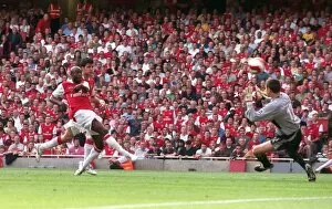 Images Dated 23rd September 2006: William Gallas scores Arsenals 1st goal