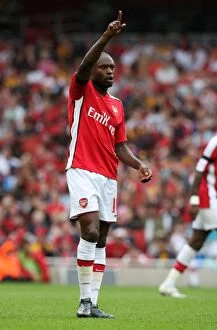 Images Dated 1st August 2009: William Gallas's Leadership: Arsenal's 2-1 Victory over Atletico Madrid, Emirates Cup 2009
