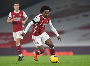 Willian's Brilliant Performance at Empty Emirates: Arsenal vs. Wolverhampton Wanderers Amidst COVID-19 Restrictions