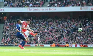 Xhaka Strikes: Dramatic Goal Under Martial Pressure in Arsenal vs Manchester United Clash (2016-17)