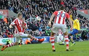 Yaya Sanogo (Arsenal) Ryan Shawcross (Stoke). Stoke City 1: 0 Arsenal. Barclays Premier League