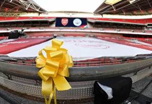 Arsenal v Manchester City - FA Cup Semi-Final 2019-20 Collection: Yellow Ribbons at Wembley: Arsenal vs Manchester City - FA Cup Semi-Final 2019-20