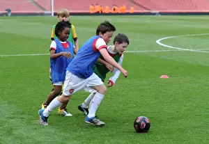 Arsenal V Aston Villa 2010-11 Prints: Young Gunners Struggle: Arsenal 1-2 Aston Villa (2011)